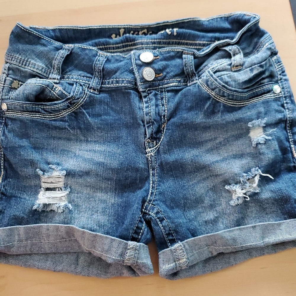 Wildflower Jean Shorts size 9